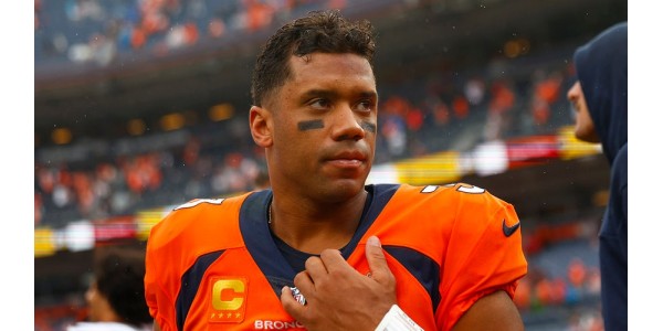 Les Broncos de Denver n'ont plus aucun espoir pour Russell Wilson Les Broncos de Denver n'ont plus aucun espoir pour Russell Wilson